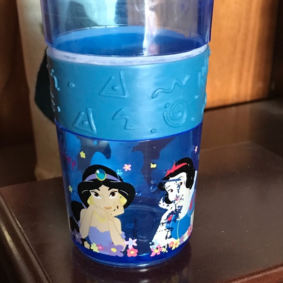 Vintage Disney Princesses Plastic Cup - Picture 2 of 8